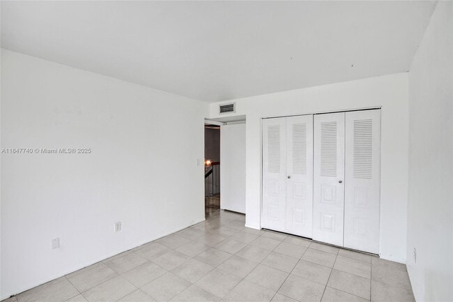 Building Photo - 20607 NE 7th Ct