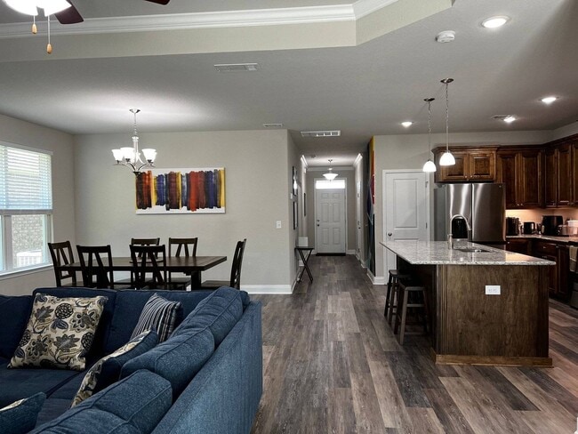 Building Photo - 5388 Parkside Dr