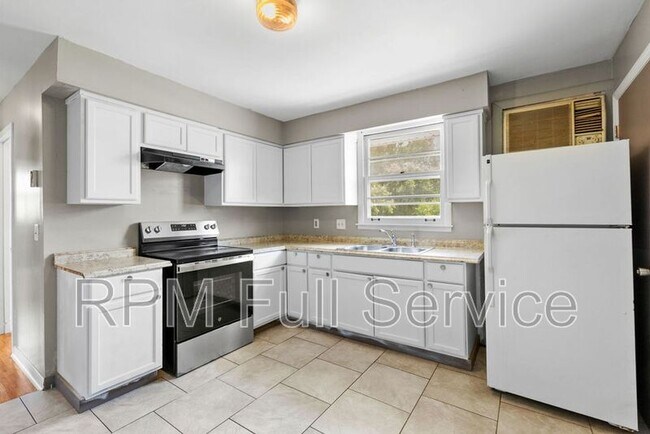 Building Photo - 3127 Larkspur Dr