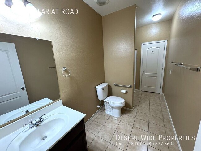 Building Photo - 19078 N Lariat Rd