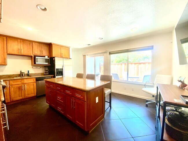 Building Photo - San Ramon Cozy Single Story 3 Bed / 2 Bath...
