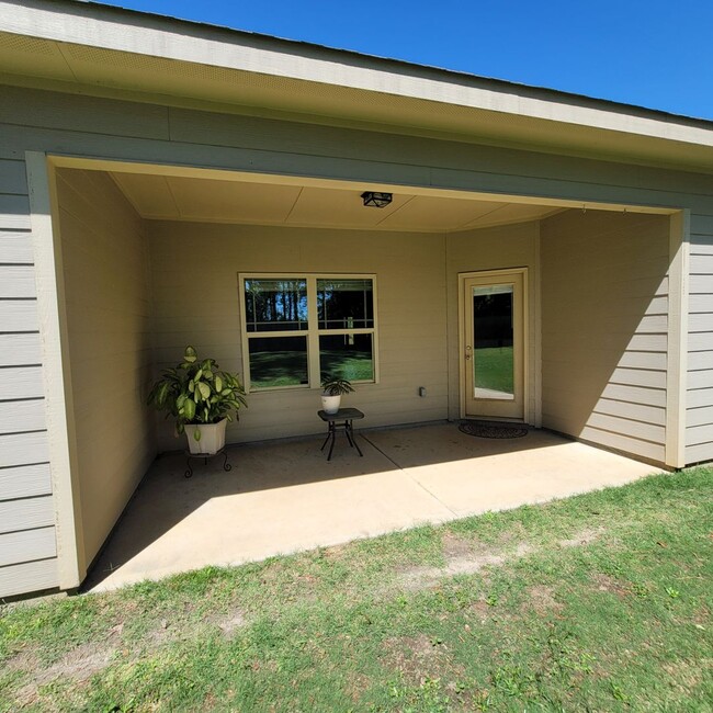 Building Photo - near Fort Moore 4 bedroom 2 bath house for...