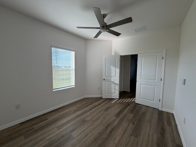 Building Photo - 16077 Badalona Dr