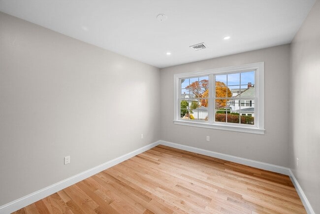 Building Photo - 60 Ellsworth Rd