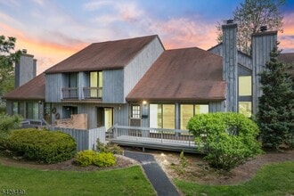 Building Photo - 257 Gemini Dr