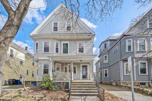 Building Photo - 28 Magnolia St