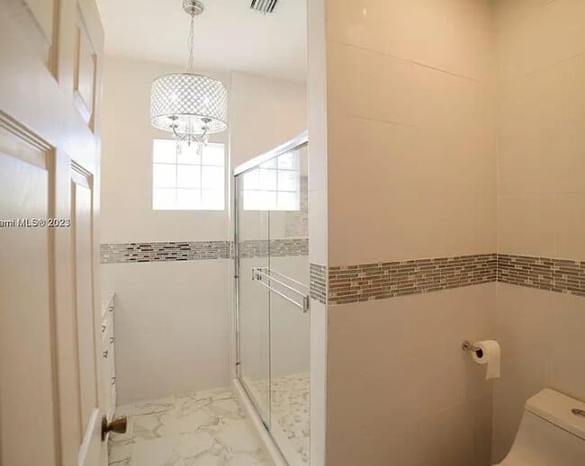 Building Photo - 2455 Curley Cut