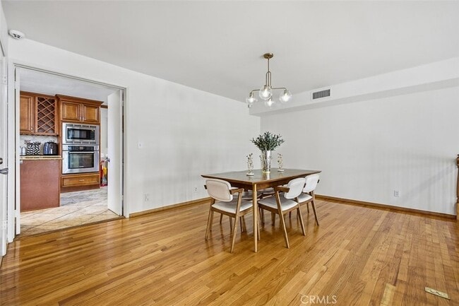 Building Photo - 5305 White Oak Ave