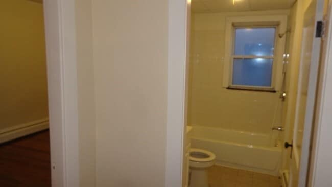 Building Photo - 911 Pine St