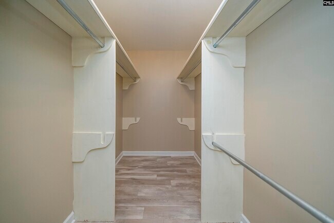 Building Photo - 105 Brook Trout Ct
