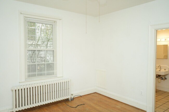Building Photo - 2205 Stadium Rd