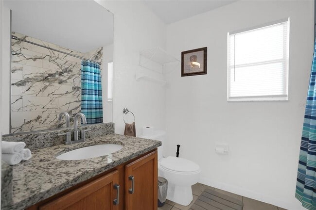 Building Photo - 204 Gleneagles Dr