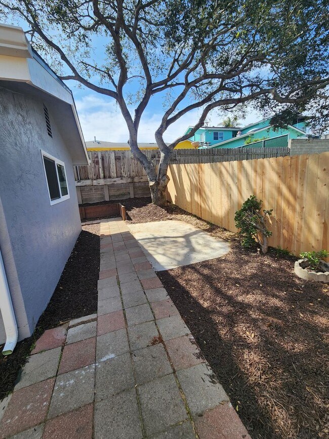 Building Photo - Updated 2 Bed, 1 Bath In Grover Beach