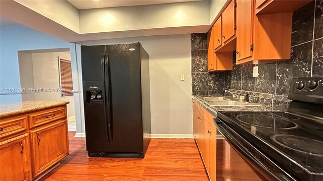 Building Photo - 2220 Charleston St