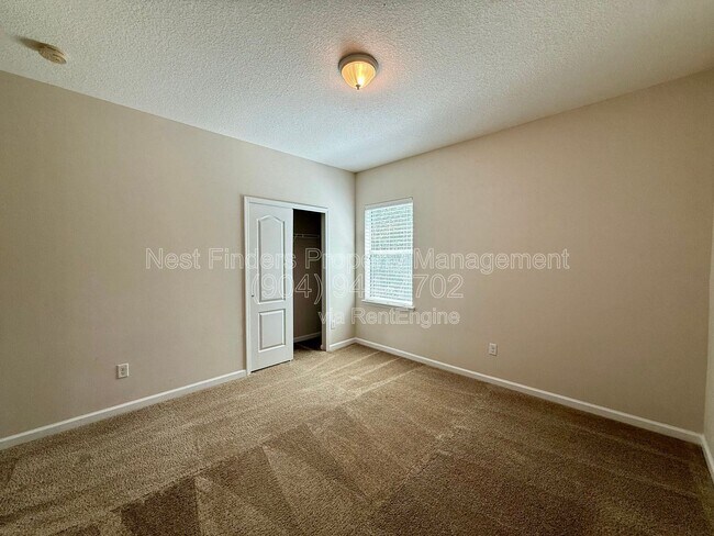 Building Photo - 145 Woodfield Ln