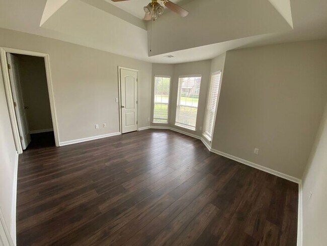 Building Photo - Beautiful Brick Home in Mt Juliet - Pet Fr...