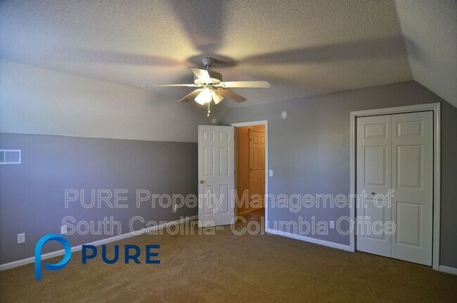 Building Photo - 209 Pine Loop Dr