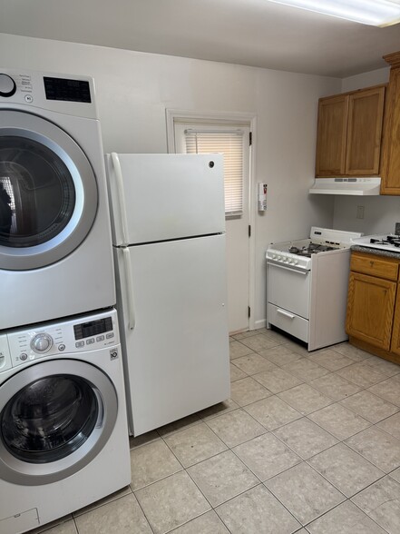 Building Photo - 4360 Elenda St