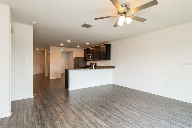 Building Photo - 457 Kensington View Dr