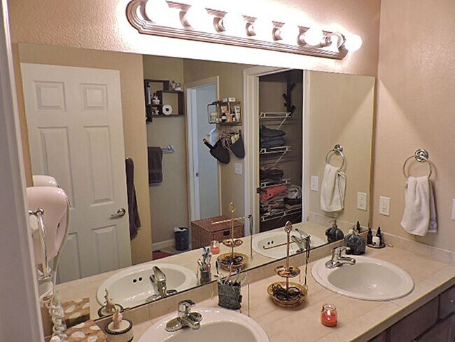 Building Photo - 4326 Alder Springs View