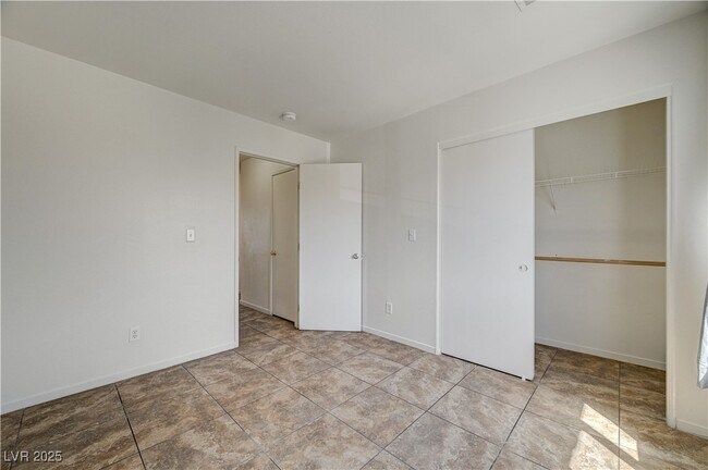 Building Photo - 2275 Windmill Grove Ct