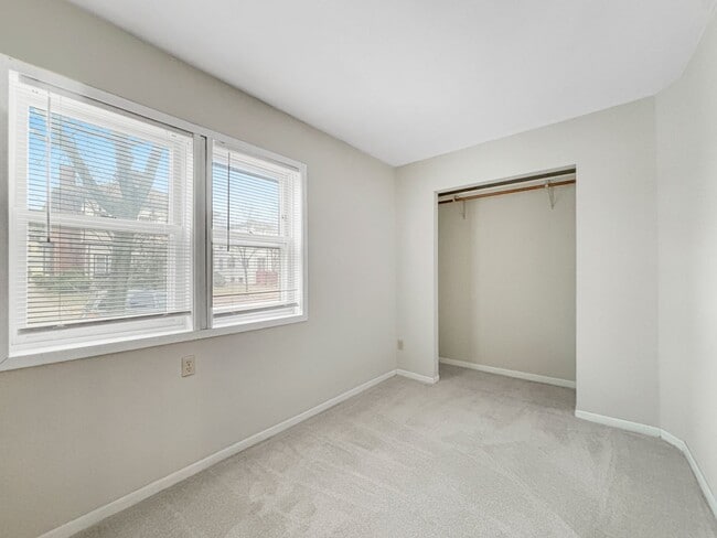 Building Photo - 2725 Dupont Ave S