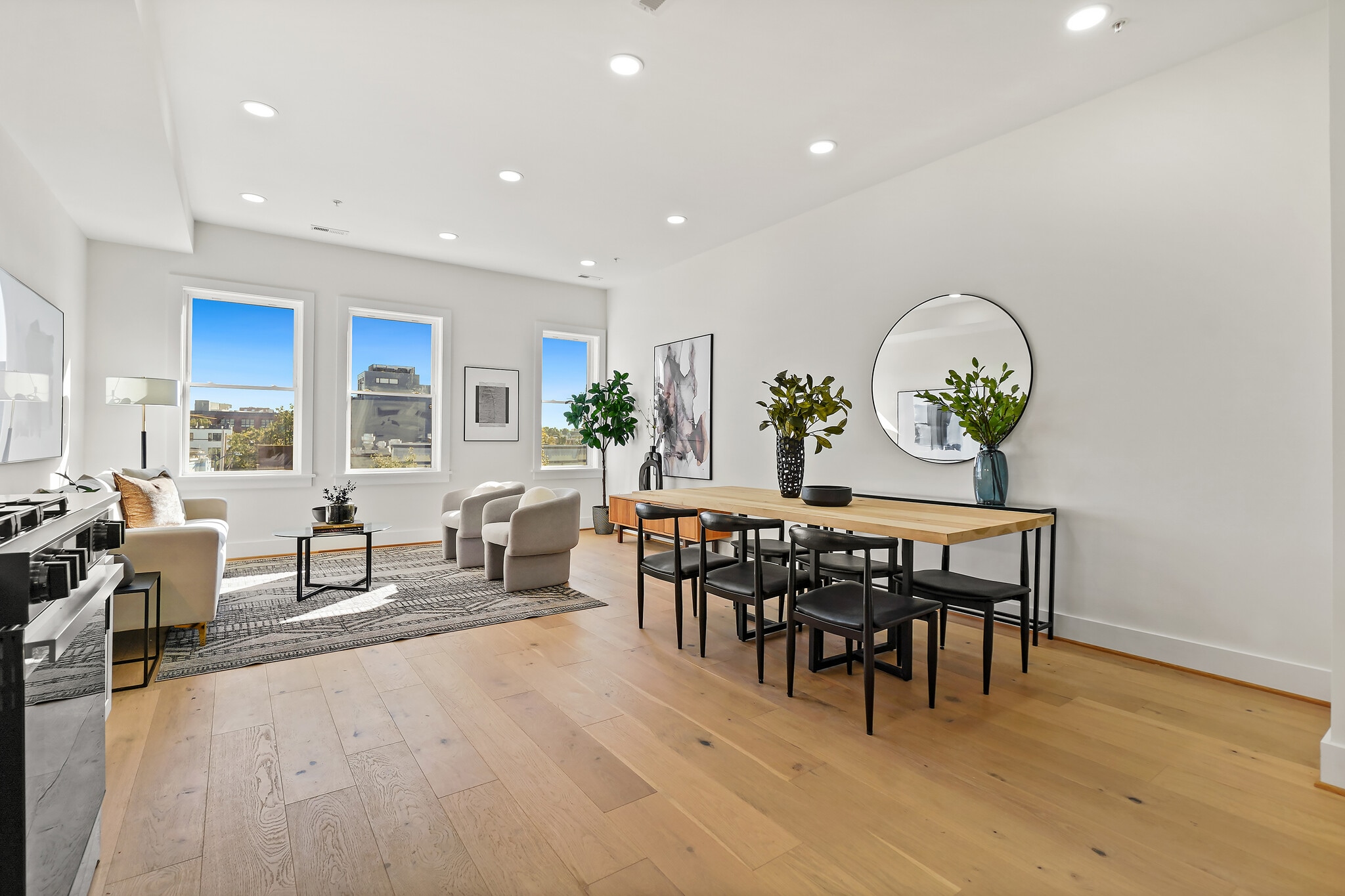 Building Photo - 808 12th St NE