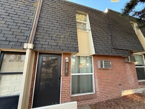 Building Photo - Spacious 2 Bed / 1.5 Bath in Centennial with In-Unit W/D