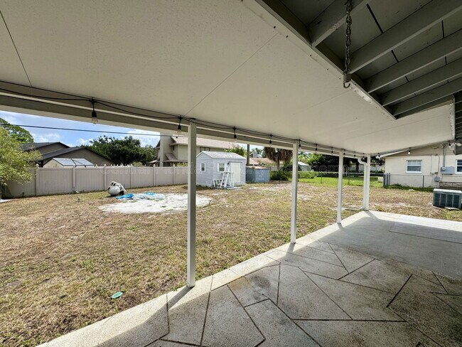 Building Photo - 903 Marscastle Ave
