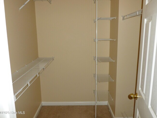 Building Photo - 302 Carlisle Ct