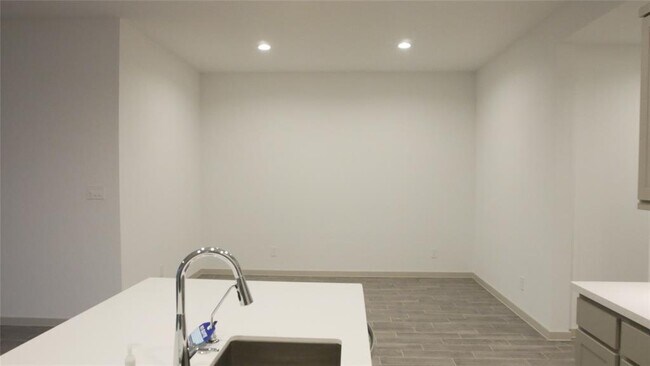 Building Photo - 29506 Red Rocks Pk Dr