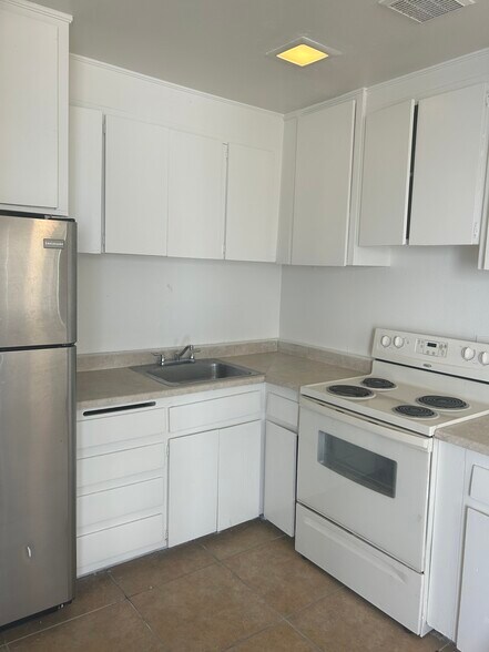 Building Photo - 6340 Casada Way