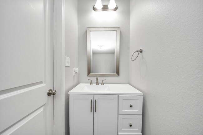 Building Photo - 2931 Palm Oaks Trail