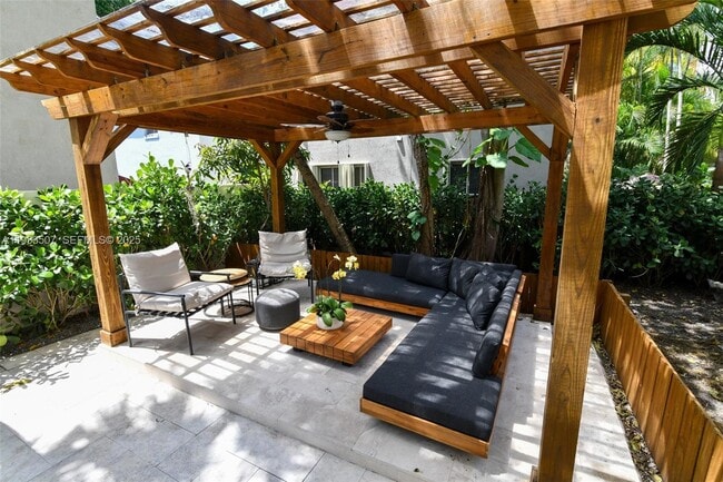 Building Photo - 2918 Bird Ave