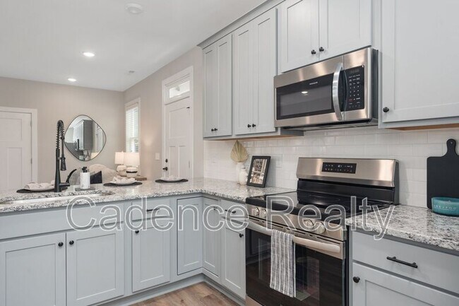 Building Photo - 1709 Perimeter Lp