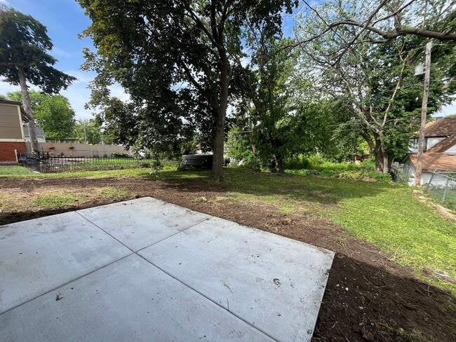 Building Photo - 708 N 41st St