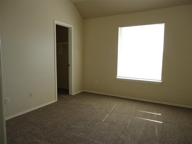 Building Photo - 2847 Southampton Way