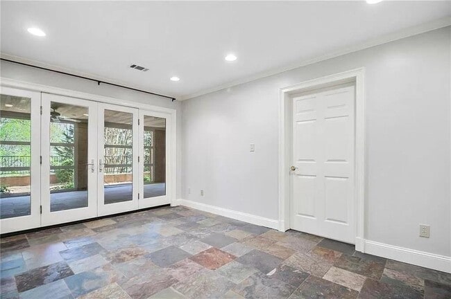 Building Photo - 460 Ivy Park Ln NE