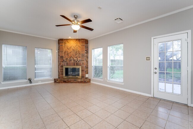 Building Photo - 2710 Double Lake Dr