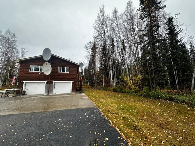 Primary Photo - 2bed/1bath Upper Unit/No Garage/ Pets Nego...