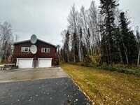 Building Photo - 2bed/1bath Upper Unit/No Garage/ Pets Nego...