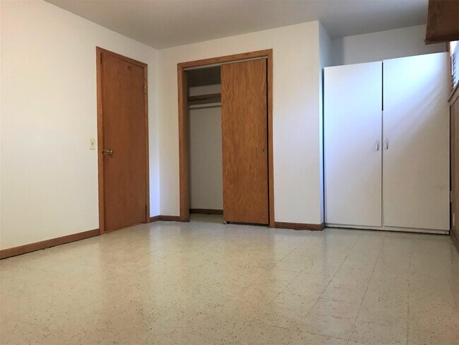 Building Photo - 5806 Tolman Terrace