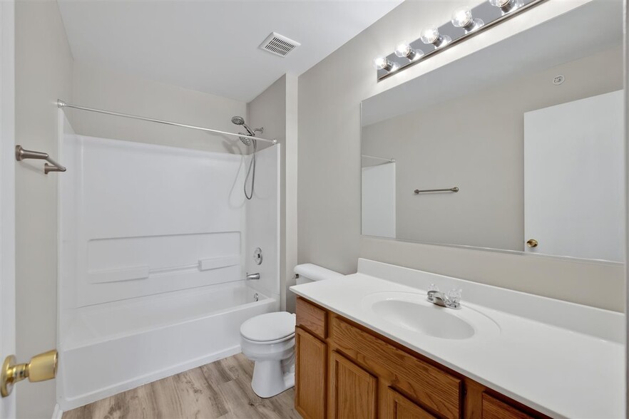 Building Photo - 222 Bertram Dr