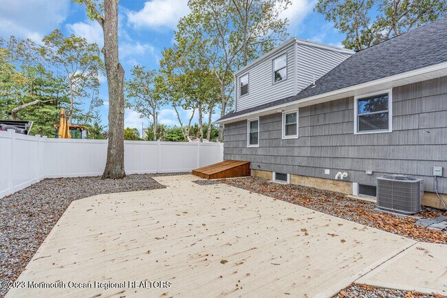 Building Photo - 557 Mantoloking Rd