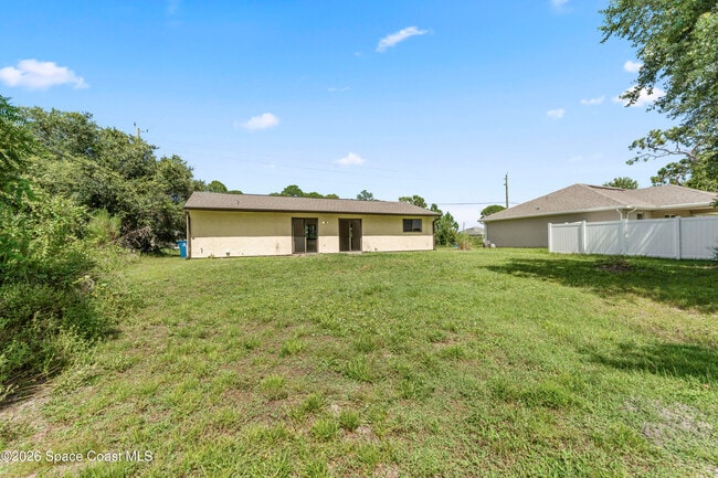 Building Photo - 920 San Filippo Dr SE