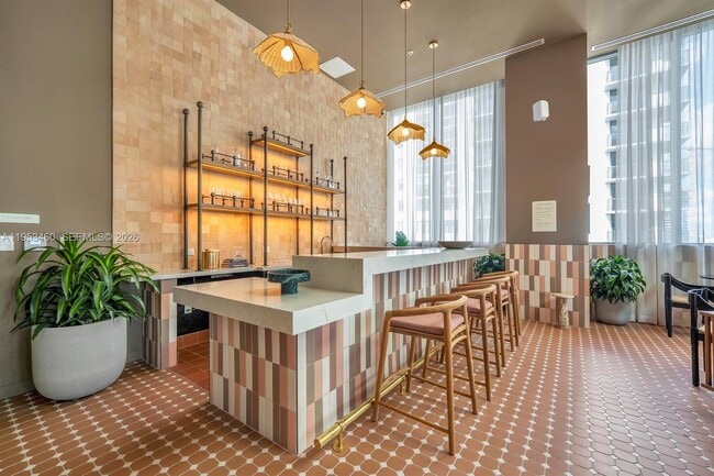 Building Photo - 11 NE 6th St