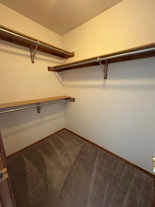 Building Photo - 7640 Lonergan Ct