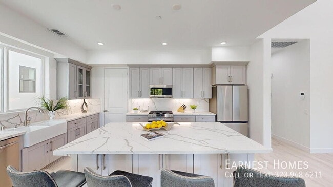 Building Photo - 8486 Camelia Ct