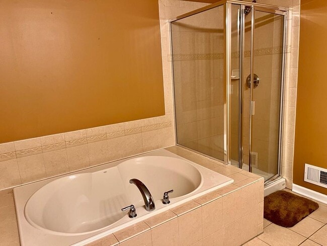 Building Photo - 65 Demarest Dr