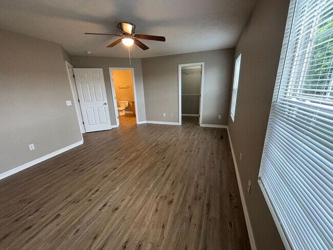 Building Photo - 4313-4315 N Morgan Ct